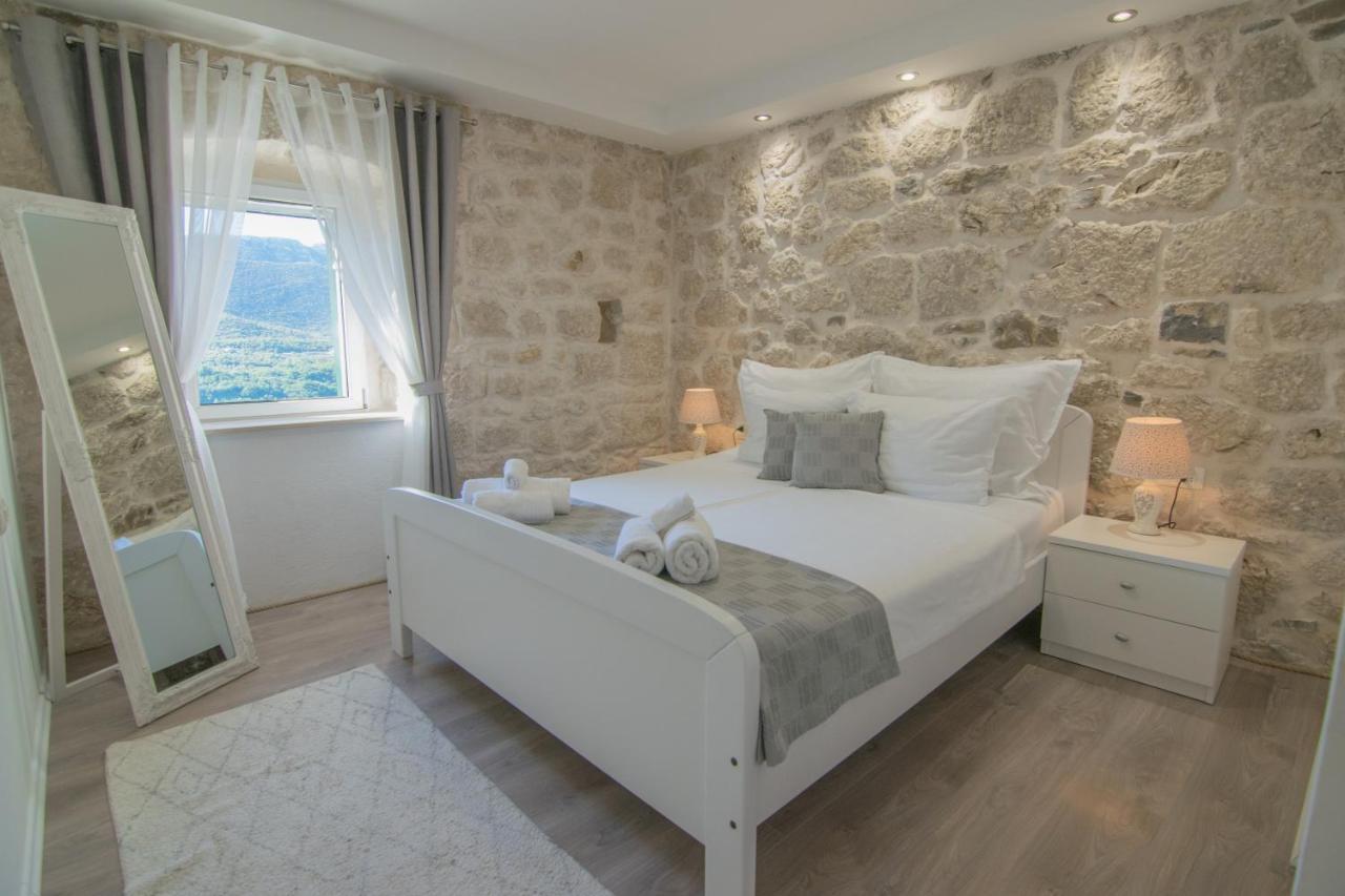 Villa Milena With Heated Pool And Jacuzzi Kostanje Bagian luar foto