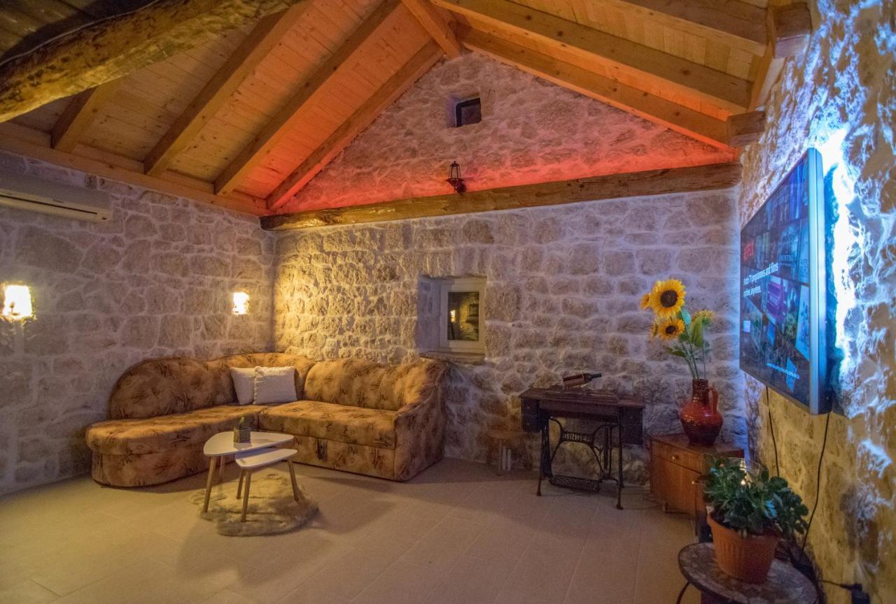 Villa Milena With Heated Pool And Jacuzzi Kostanje Bagian luar foto