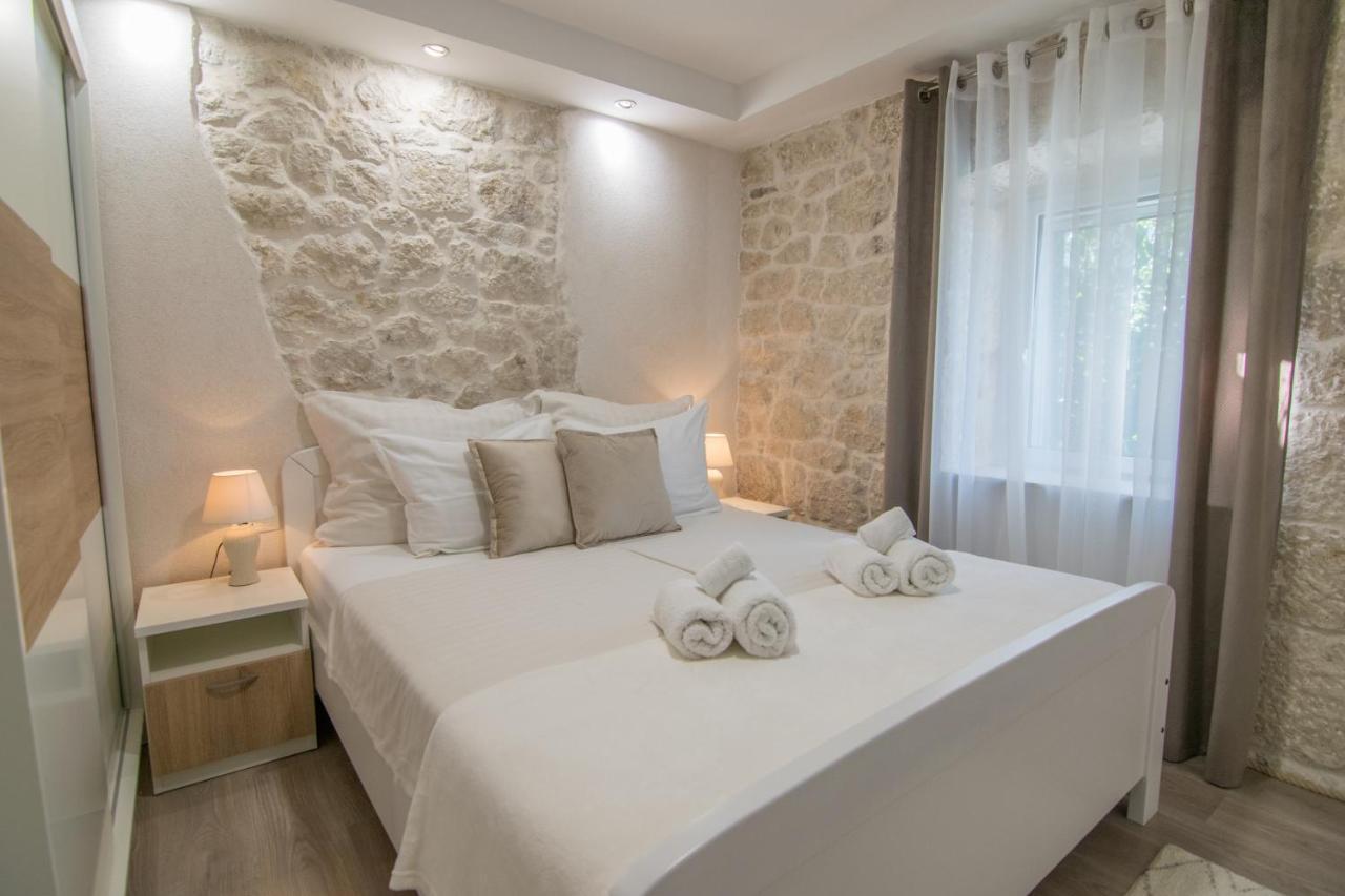 Villa Milena With Heated Pool And Jacuzzi Kostanje Bagian luar foto