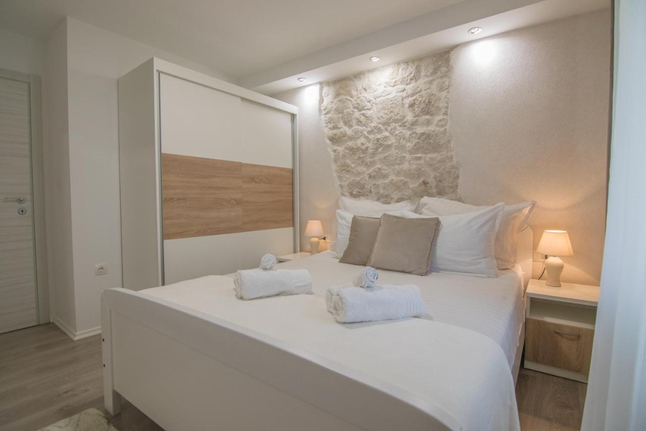Villa Milena With Heated Pool And Jacuzzi Kostanje Bagian luar foto