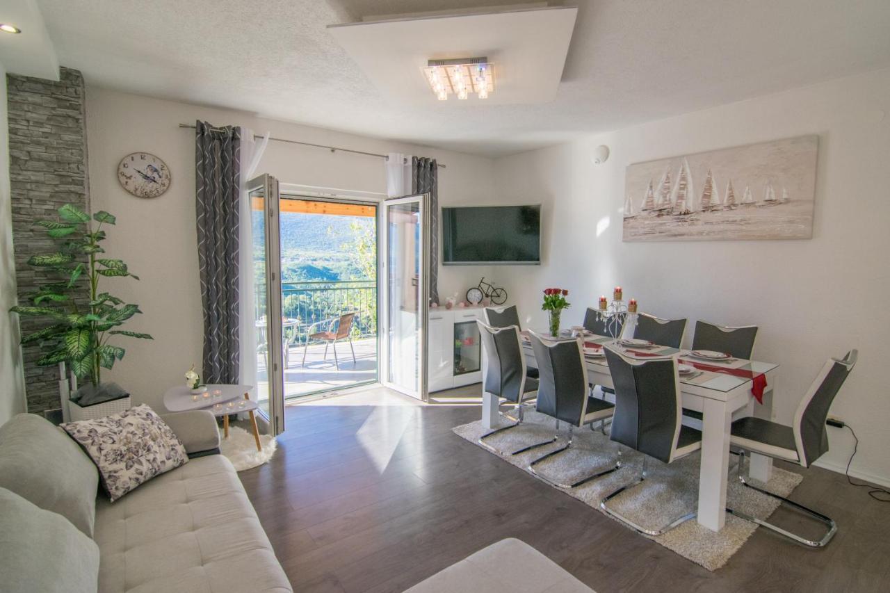 Villa Milena With Heated Pool And Jacuzzi Kostanje Bagian luar foto