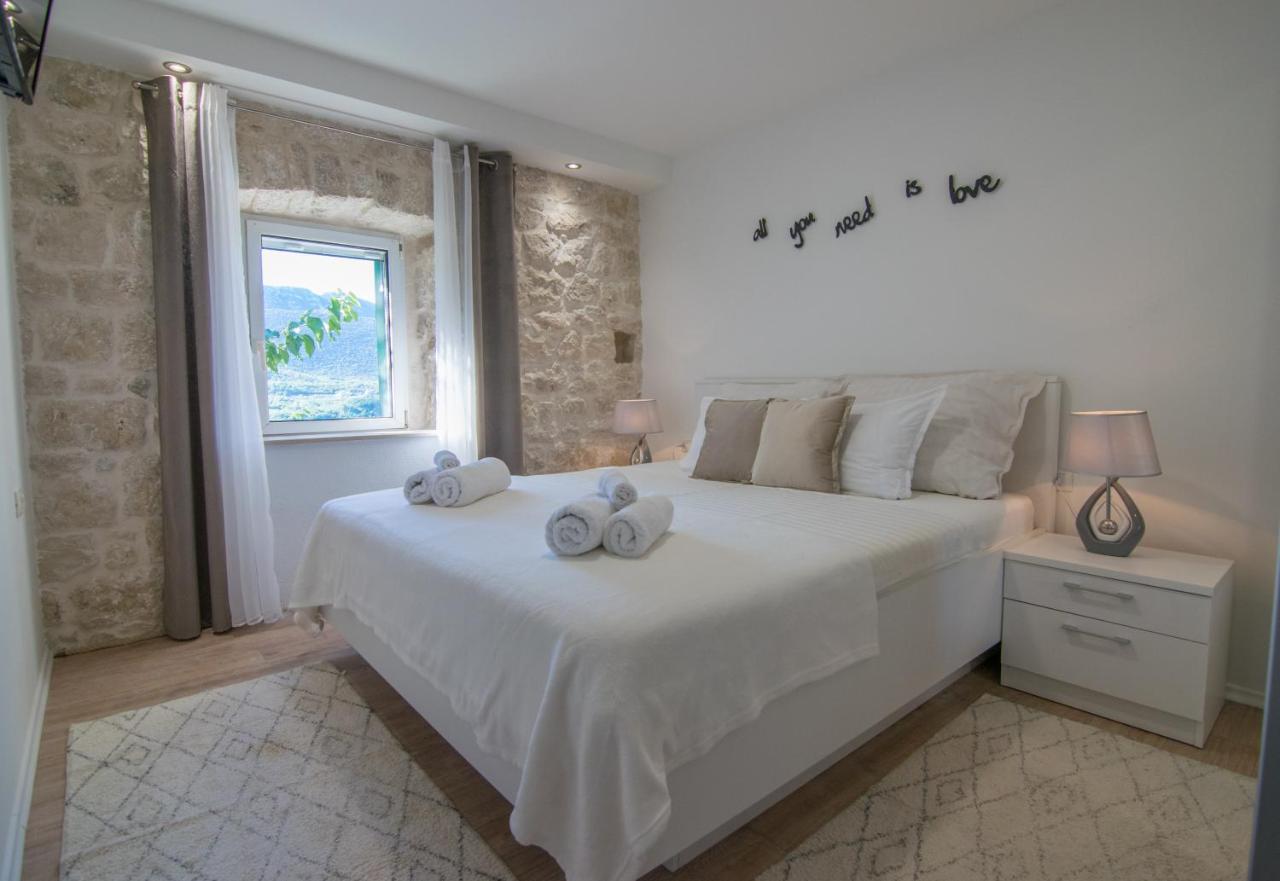 Villa Milena With Heated Pool And Jacuzzi Kostanje Bagian luar foto