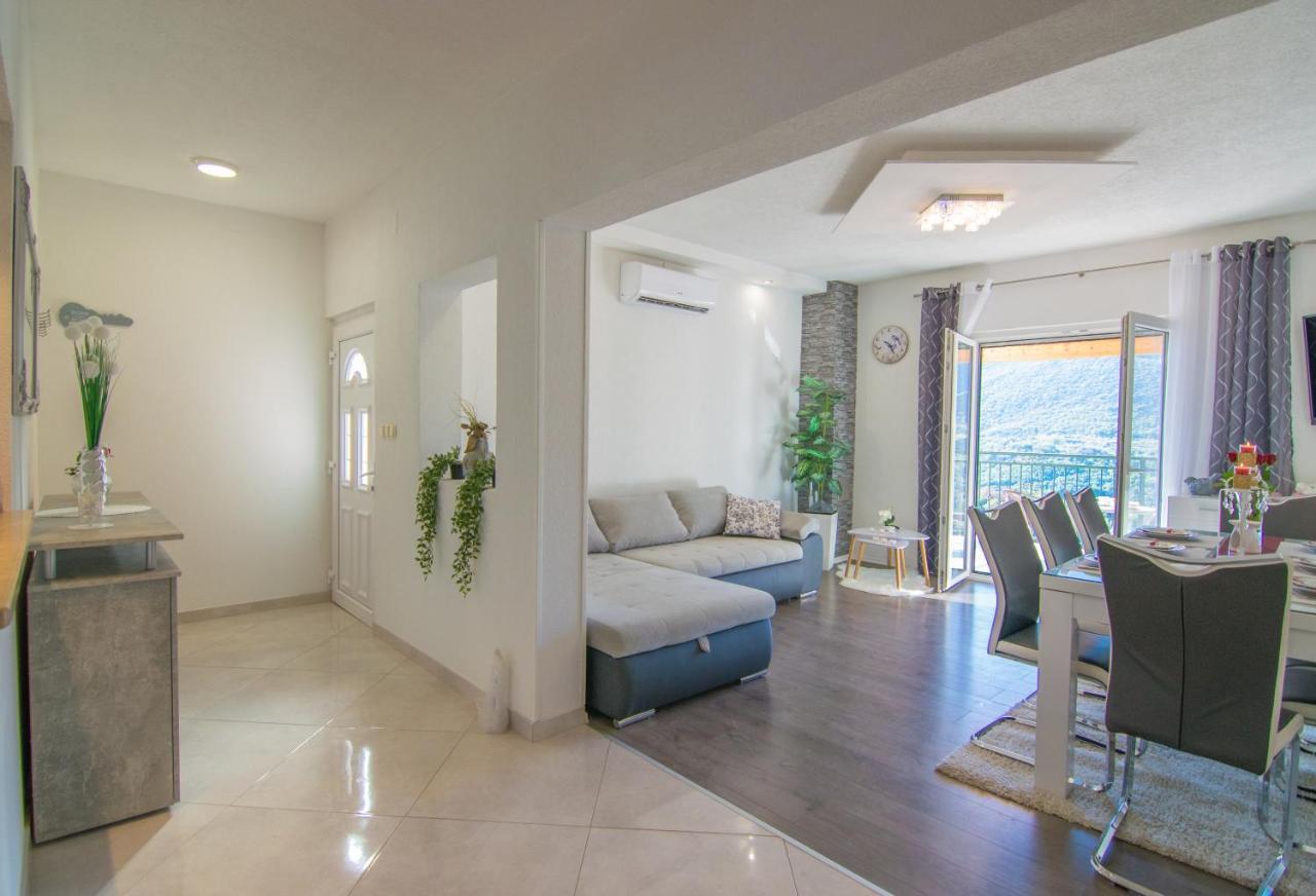 Villa Milena With Heated Pool And Jacuzzi Kostanje Bagian luar foto